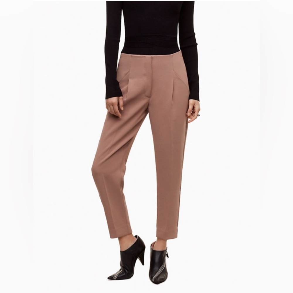 Aritzia Wilfred Chambery Cropped Trouser Pant in Nutmeg
Sz6
Excellent Condition
